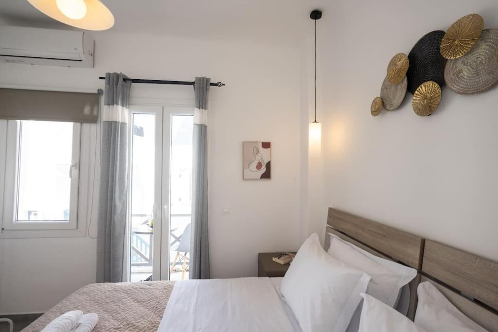 My White Mykono Town Apartment